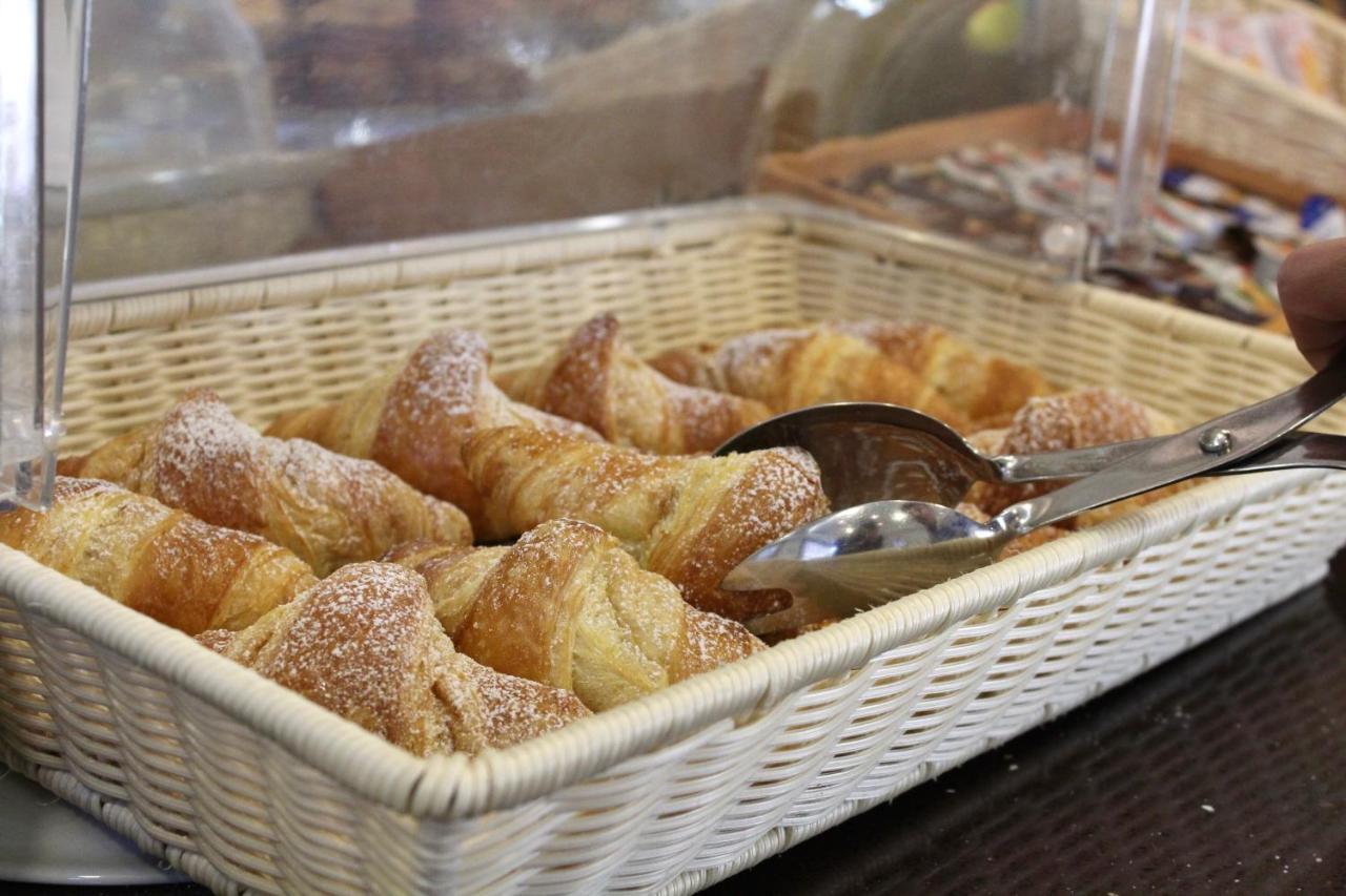Hotel Adigrat Riccione Ngoại thất bức ảnh