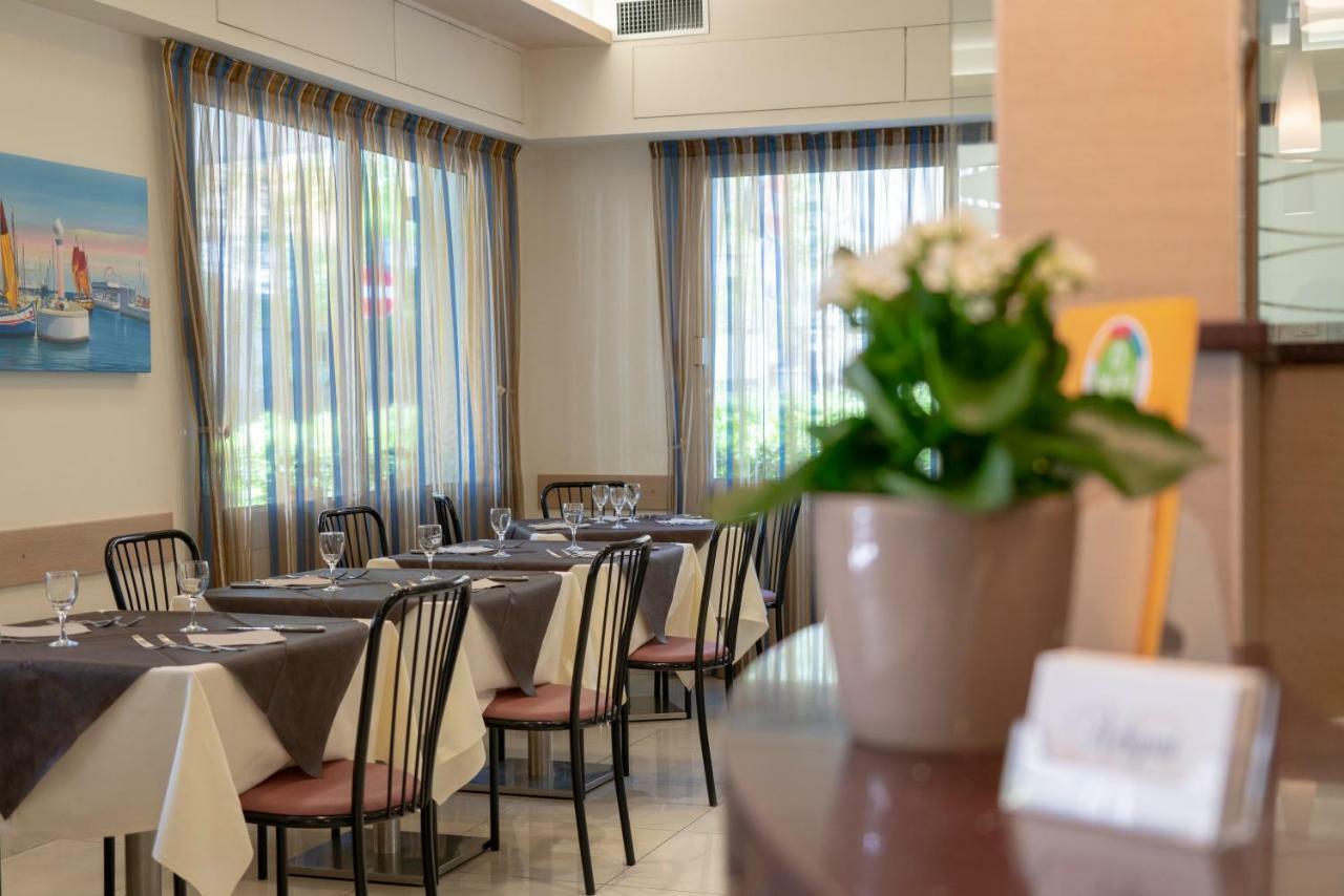 Hotel Adigrat Riccione Ngoại thất bức ảnh